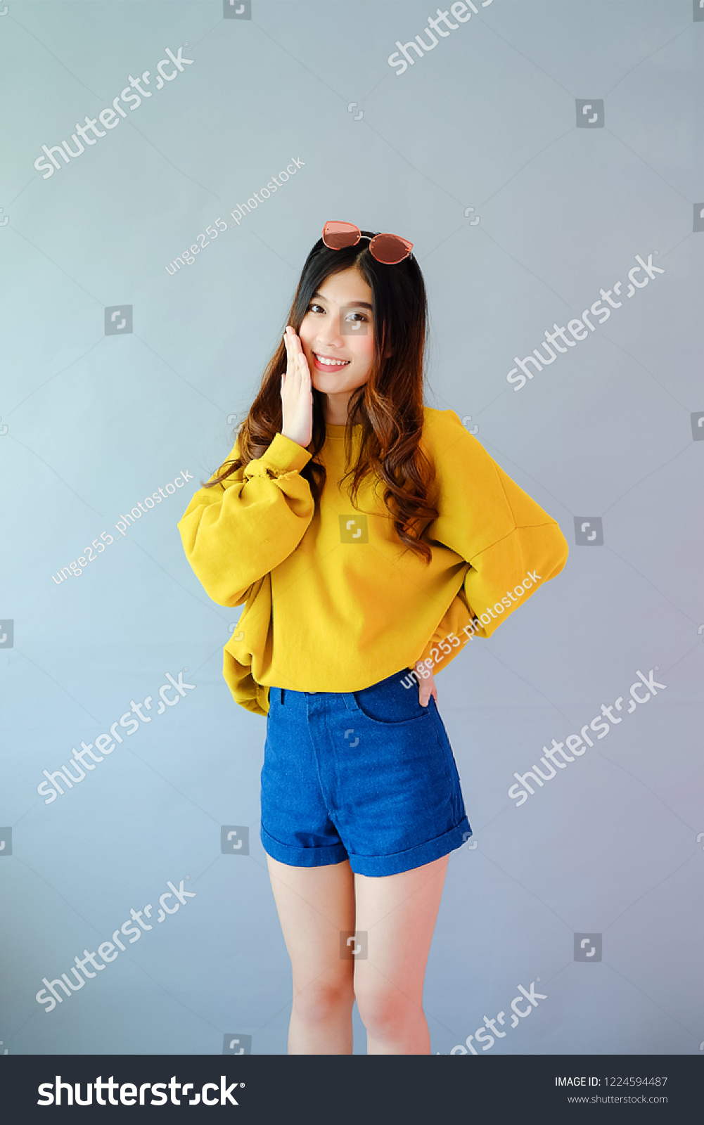 girl wearing short pants