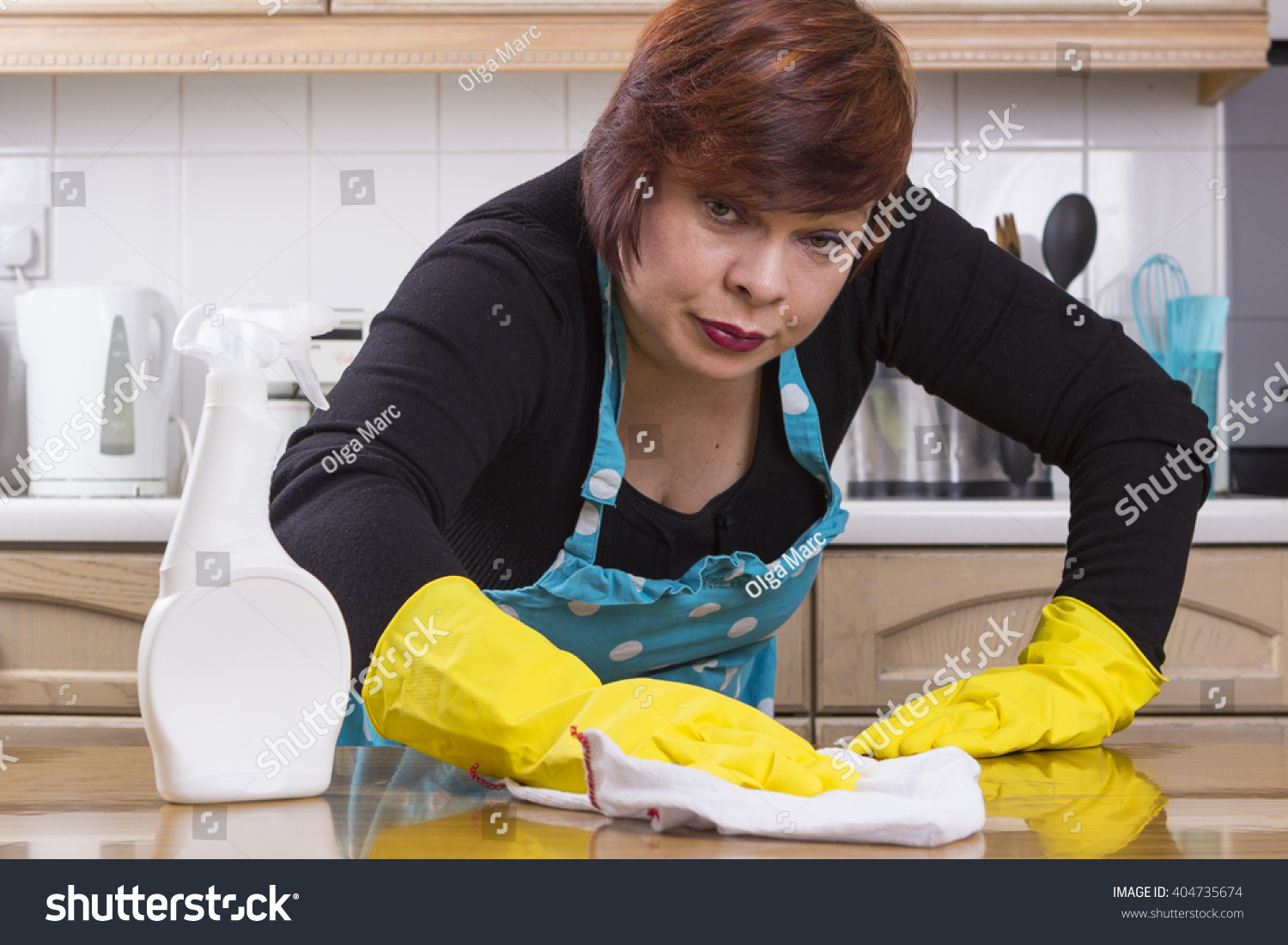 rubber gloves housewife