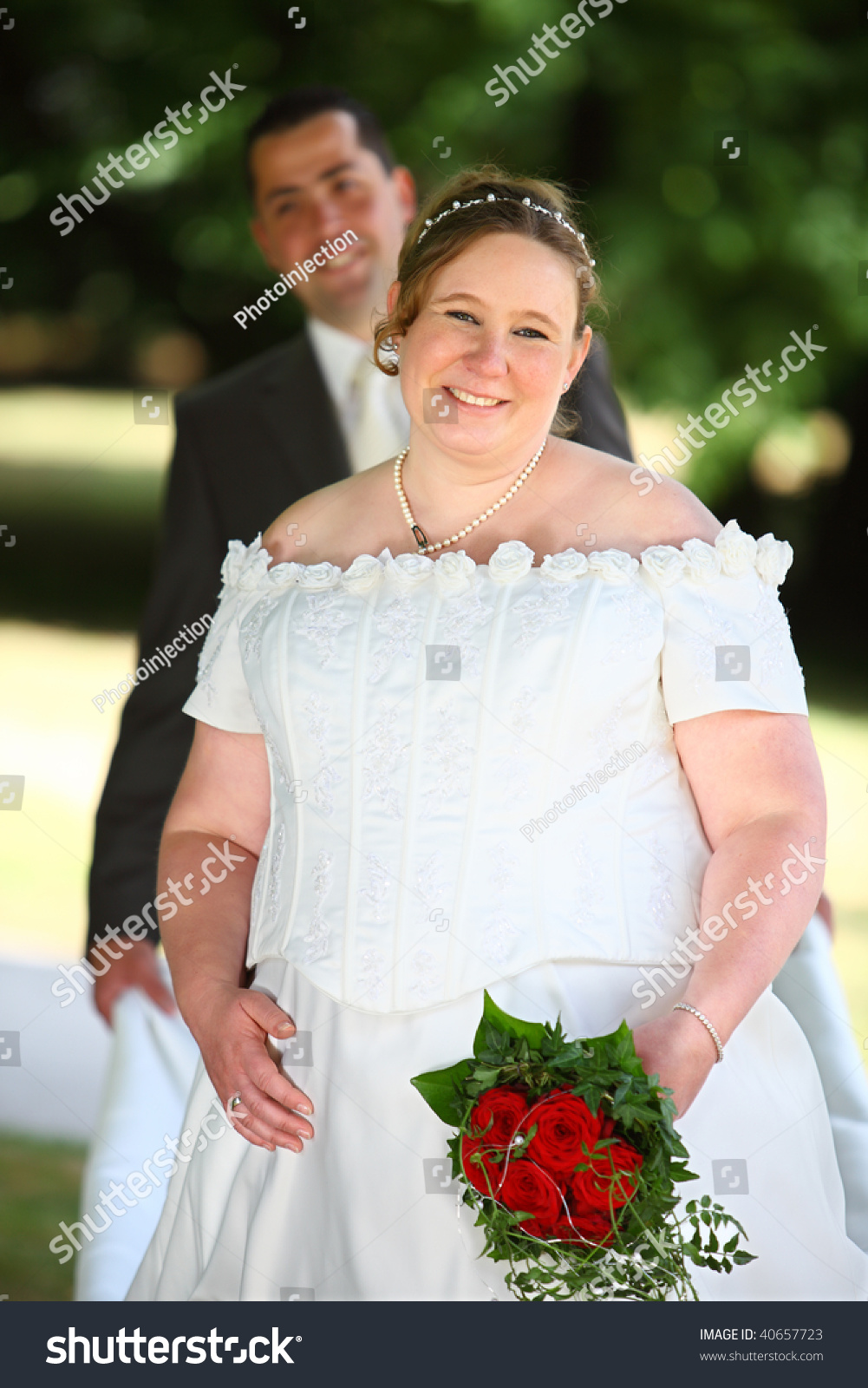 chubby bride