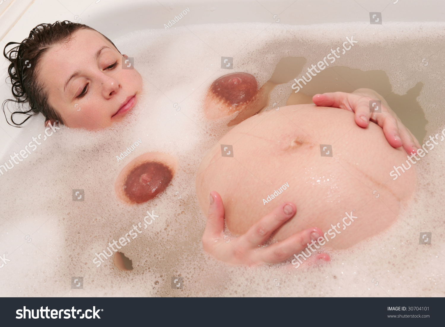 juegos de dating selena gomez from Killian nude pregnant bathing photos
