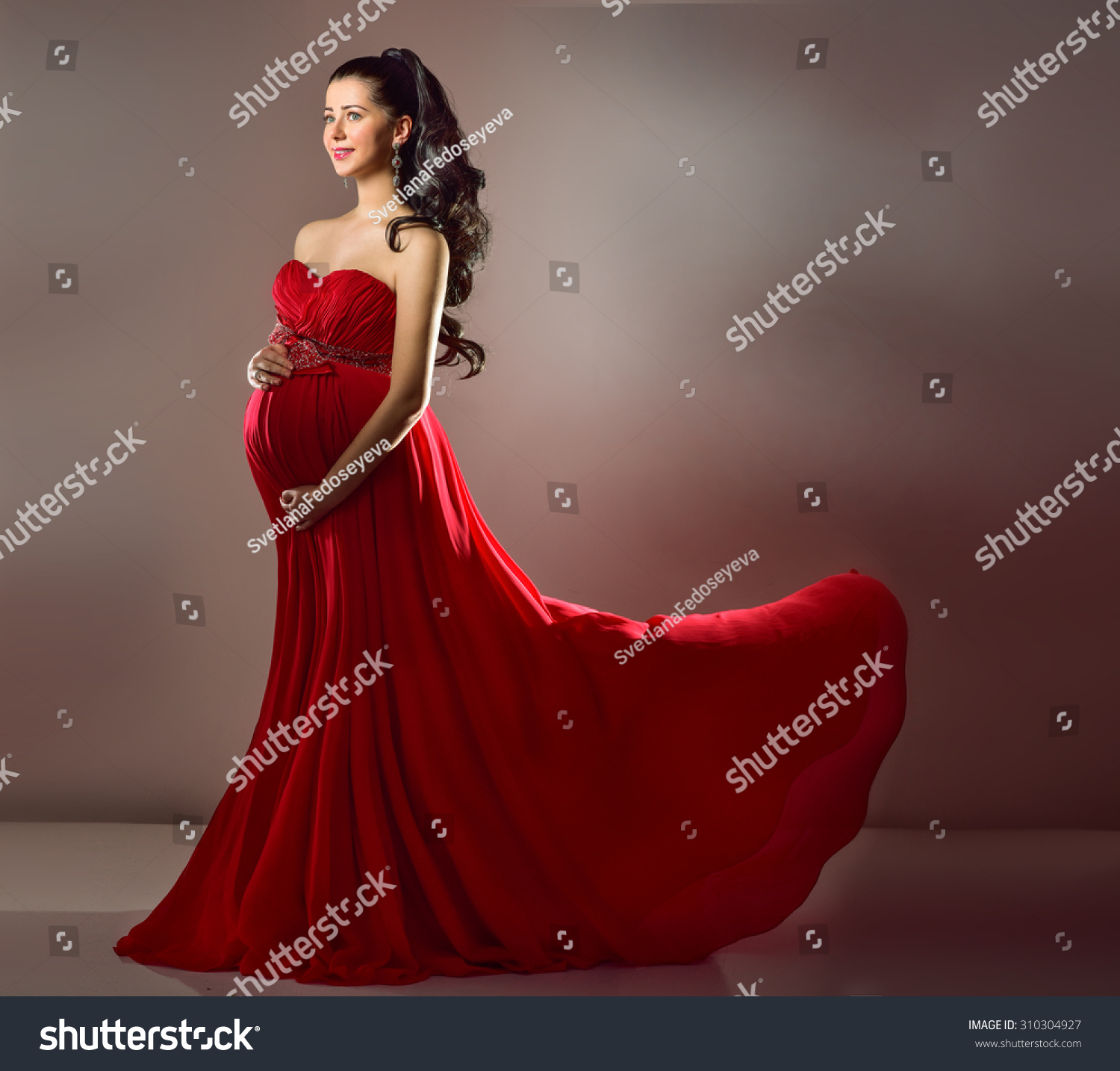 red dresses for pregnant women