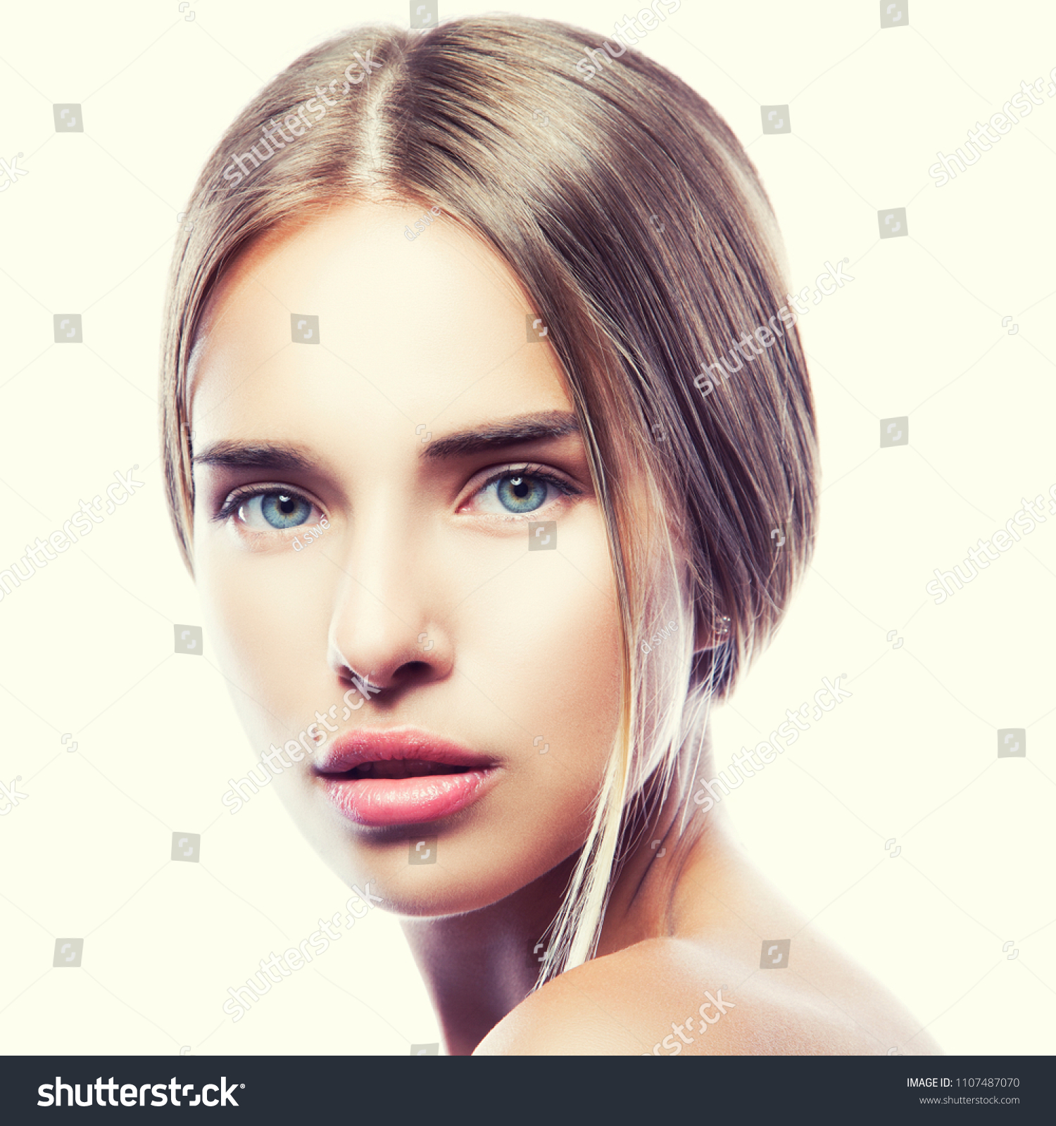 Pretty Face Young Beuty Model Girl Stock Photo Edit Now 1107487070