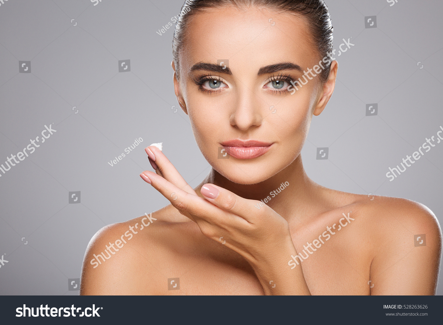 Pretty Girl Brown Hair Fixed Behindclean Stock Photo Edit Now