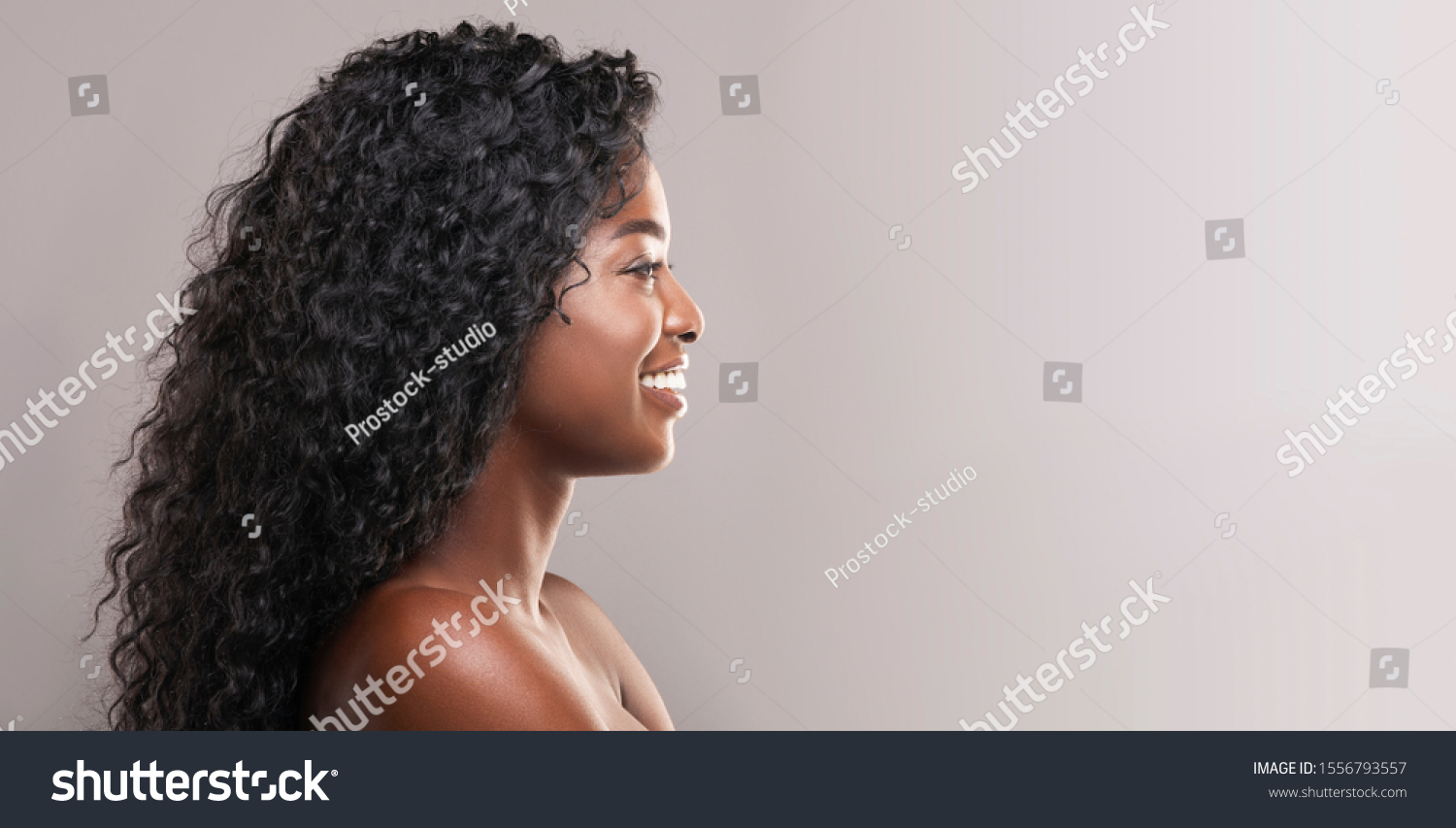 Profile Portrait Beautiful Smiling Black Woman Foto De Stock