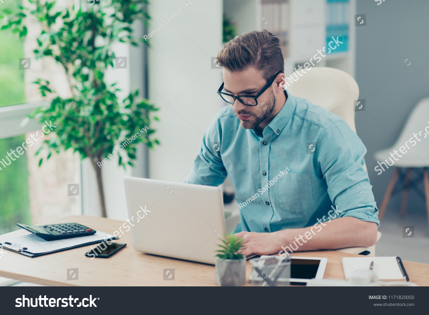12,444 Man writing email Images, Stock Photos & Vectors | Shutterstock