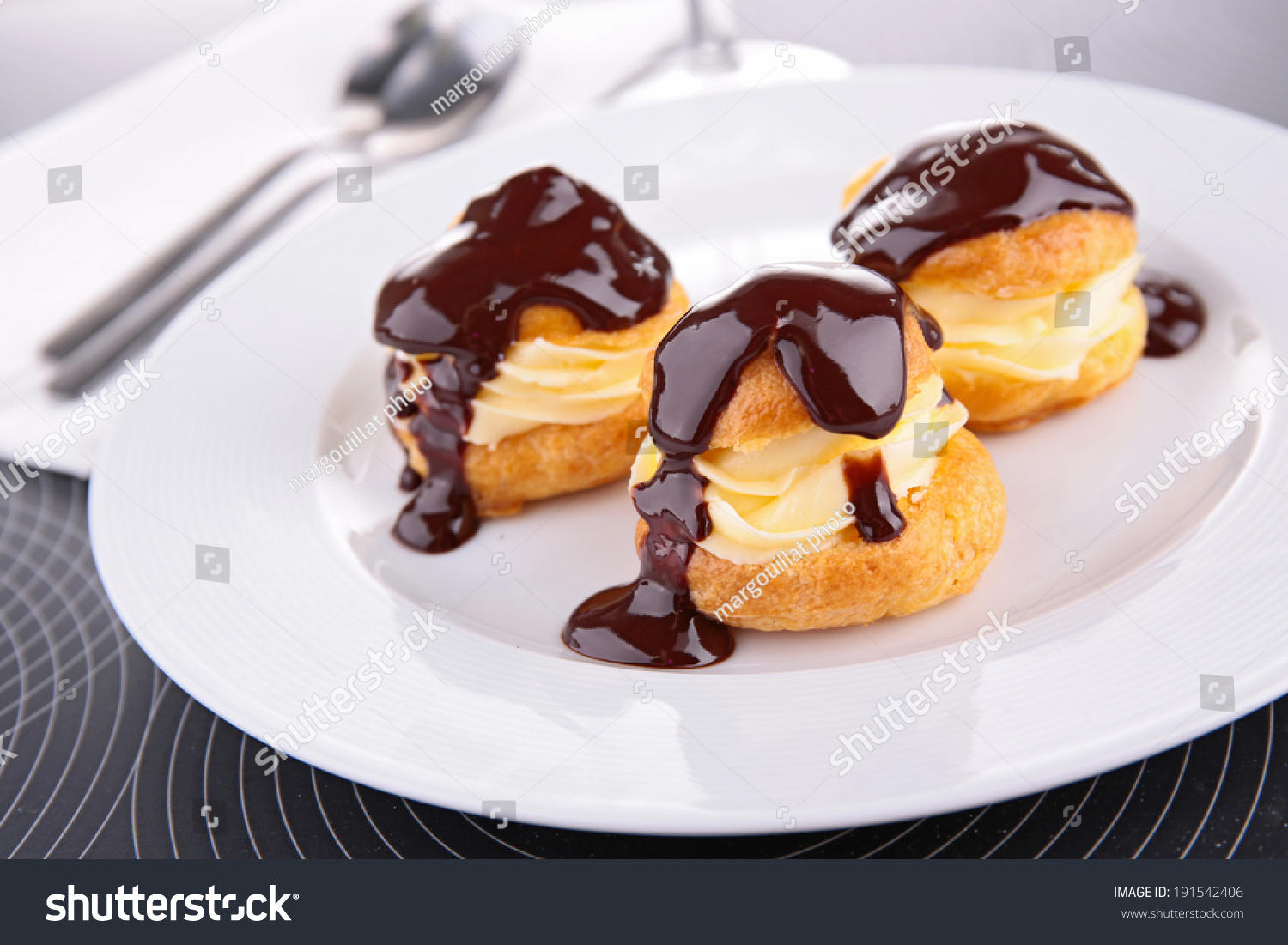 Profiterole, French Dessert Stock Photo 191542406 : Shutterstock