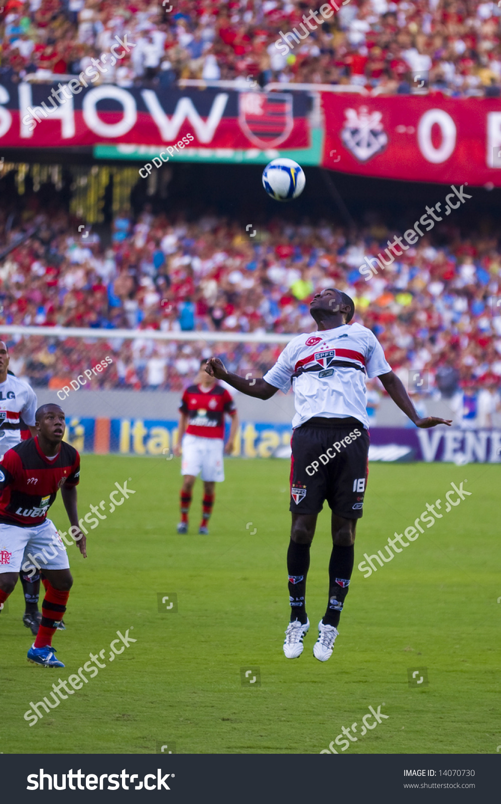 Public Flamengo X Sao Paulo Game Stock Photo Edit Now 14070730