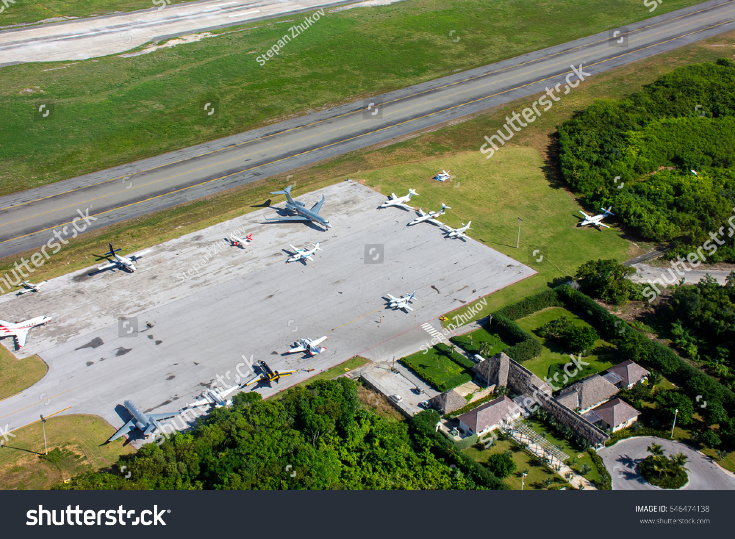 143 Punta cana international airport Images, Stock Photos & Vectors