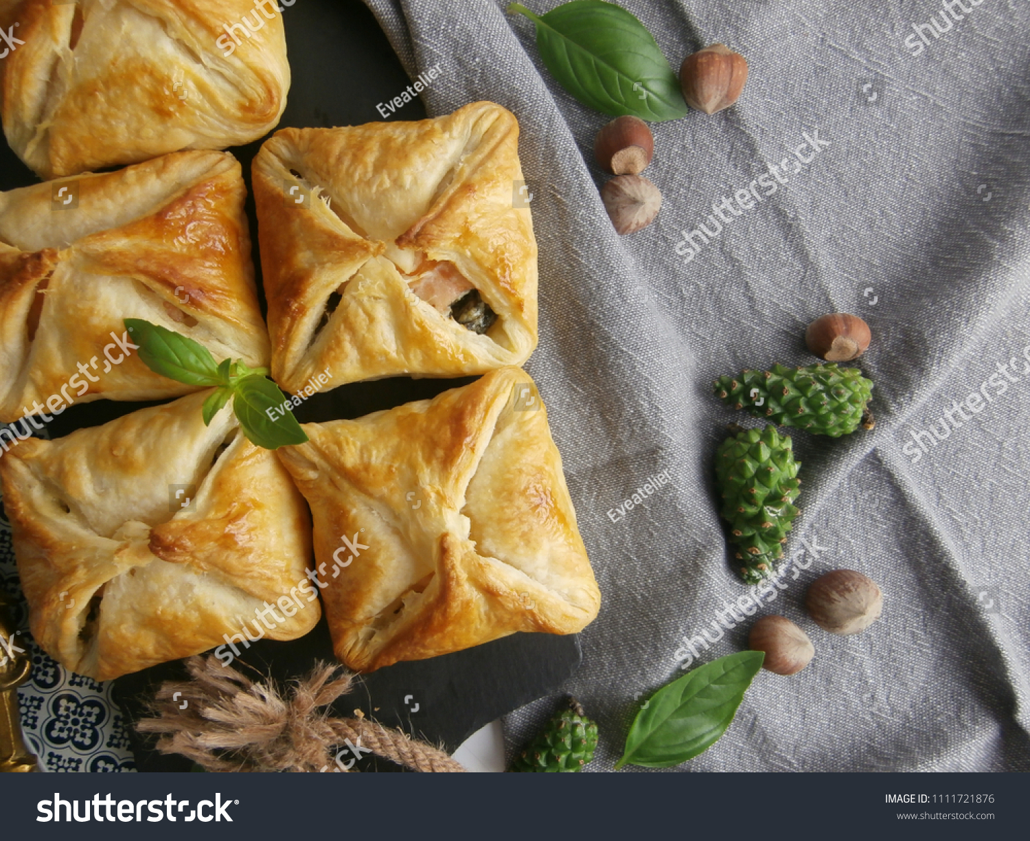 Featured image of post Steps to Prepare Salmon Feta Spinach Puff Pastry