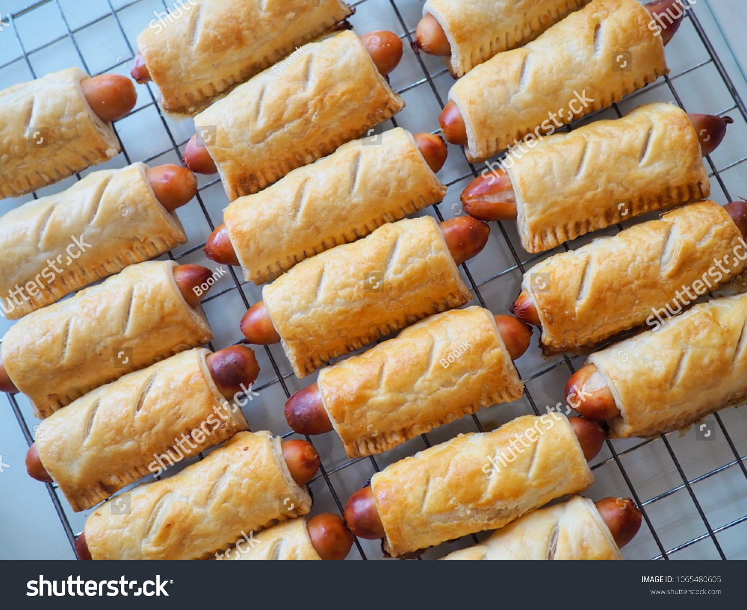 Quick Easy Puff Pastry Sausage Rolls Stock Photo Edit Now 1065480605