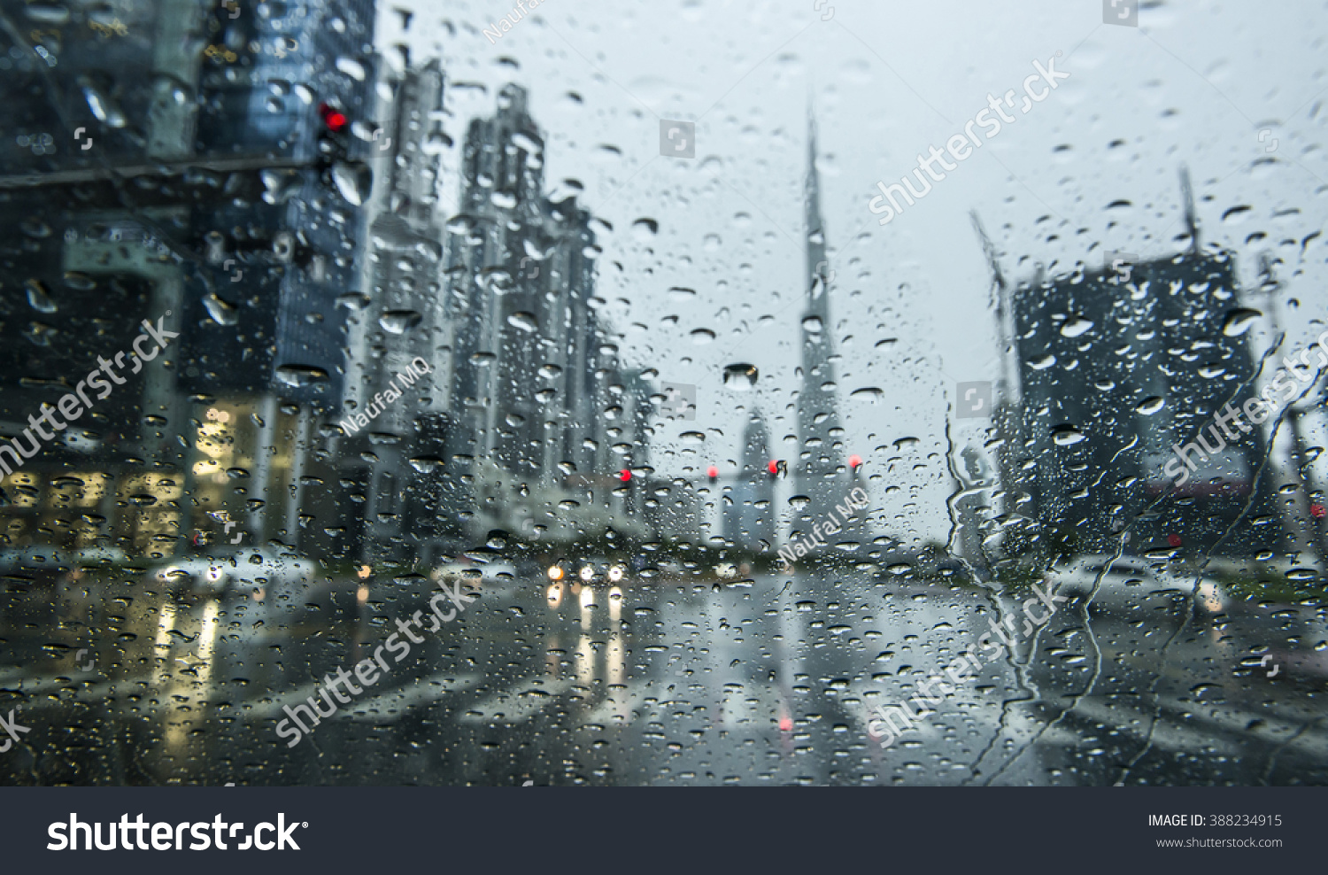 light rain in dubai