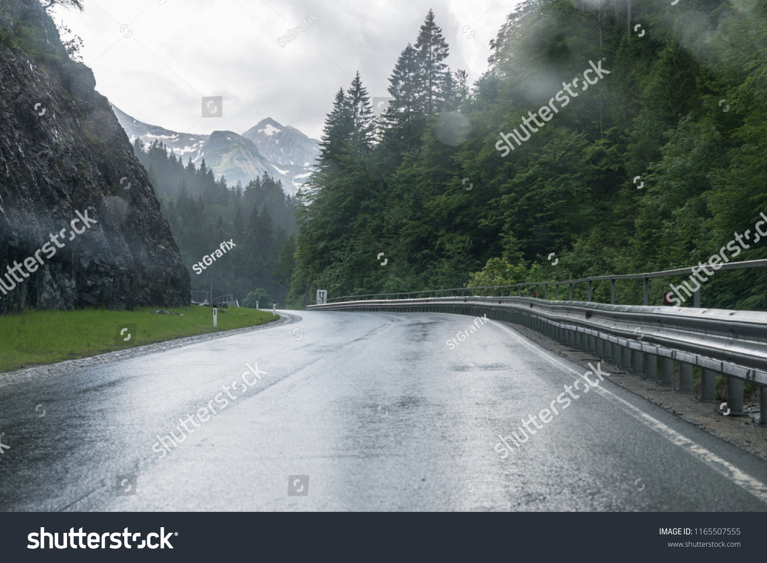 Tight curve Images, Stock Photos & Vectors | Shutterstock