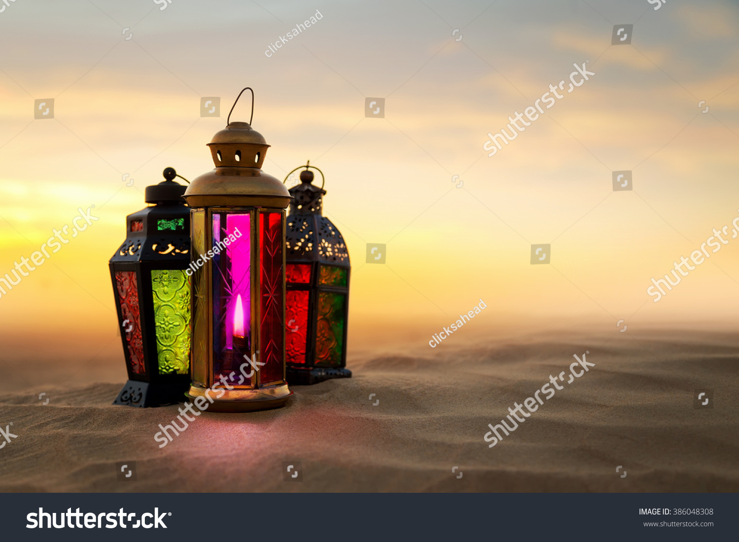 Ramadan Lantern Stock Photo 386048308 : Shutterstock