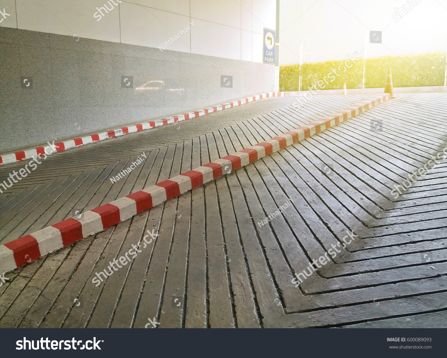 Ramp Down Underground Parking Stock Photo 600089093 | Shutterstock