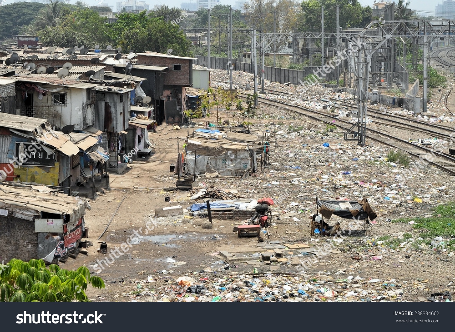 Ramshackle Huts In Mumbai'S Slum Dharavi Stock Photo 238334662 ...