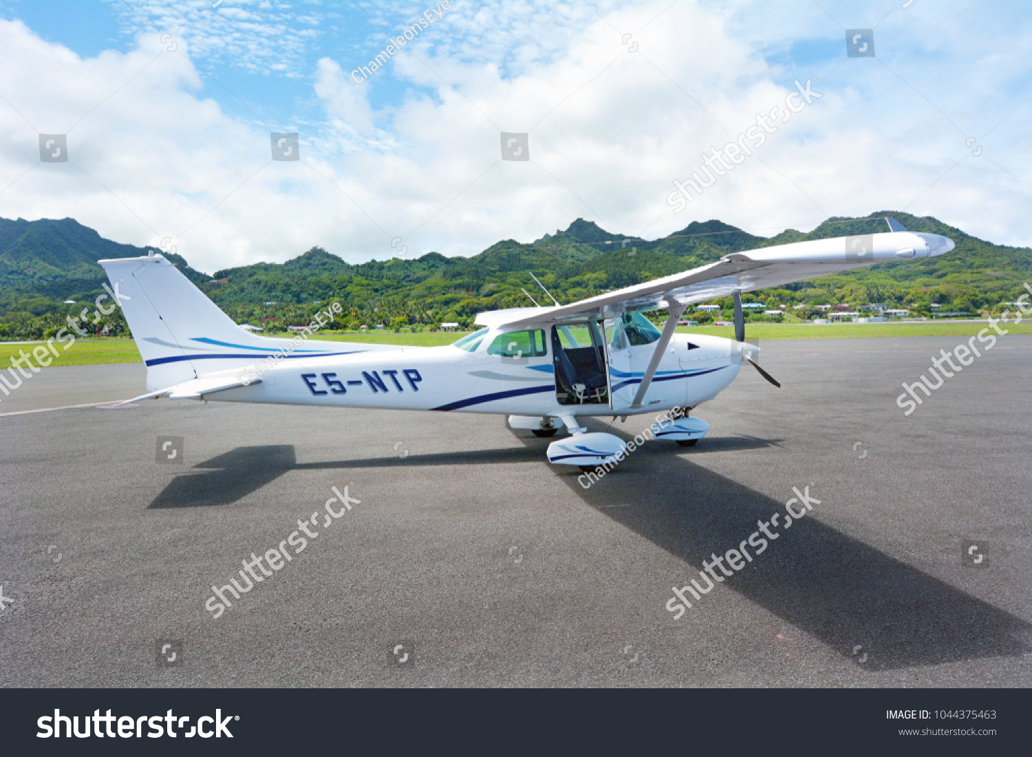 18.18 Cessna Bilder, Stockfotos und Vektorgrafiken   Shutterstock