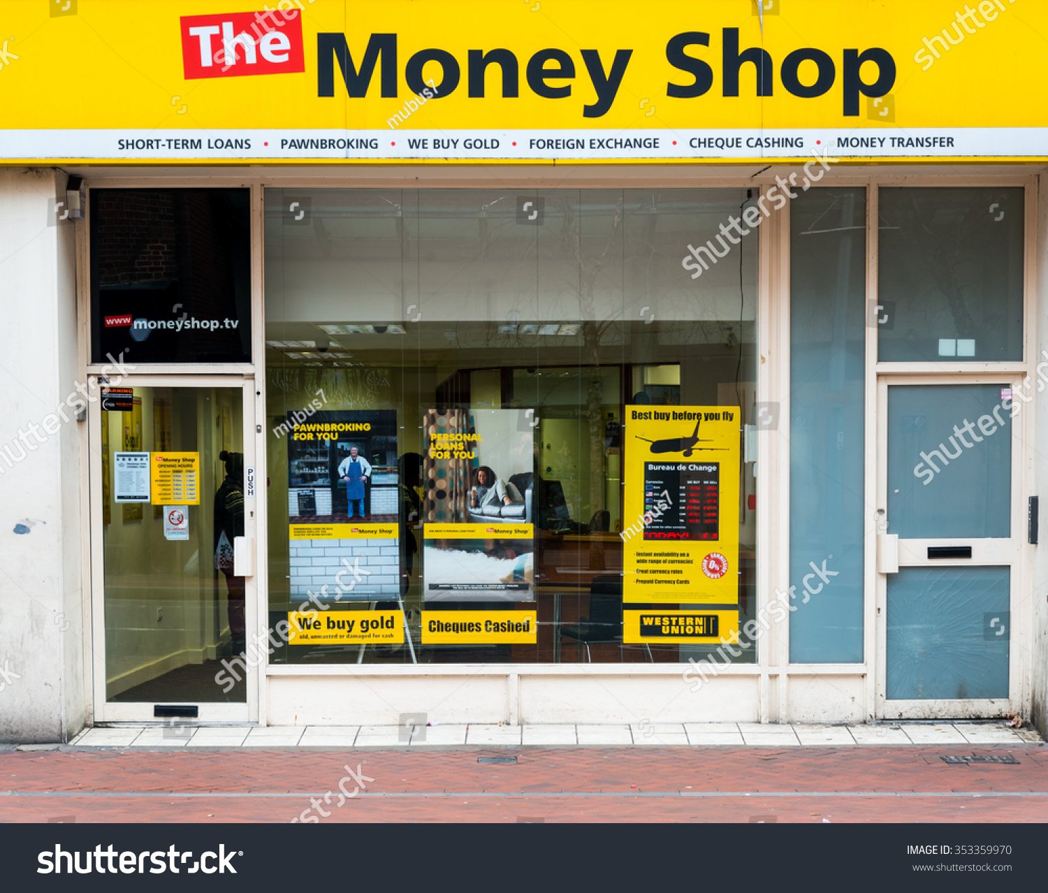 Readingenglanddecember 192015the Money Shop Provides Payday Stock Photo Edit Now 353359970