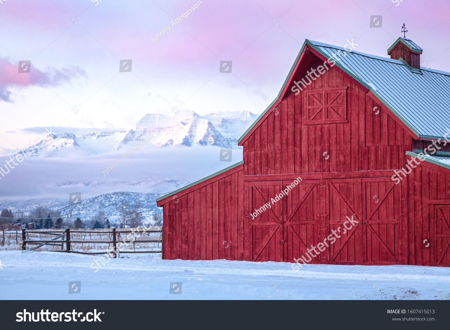 6374 Imágenes De Snowy Barn Landscape Imágenes Fotos Y Vectores De