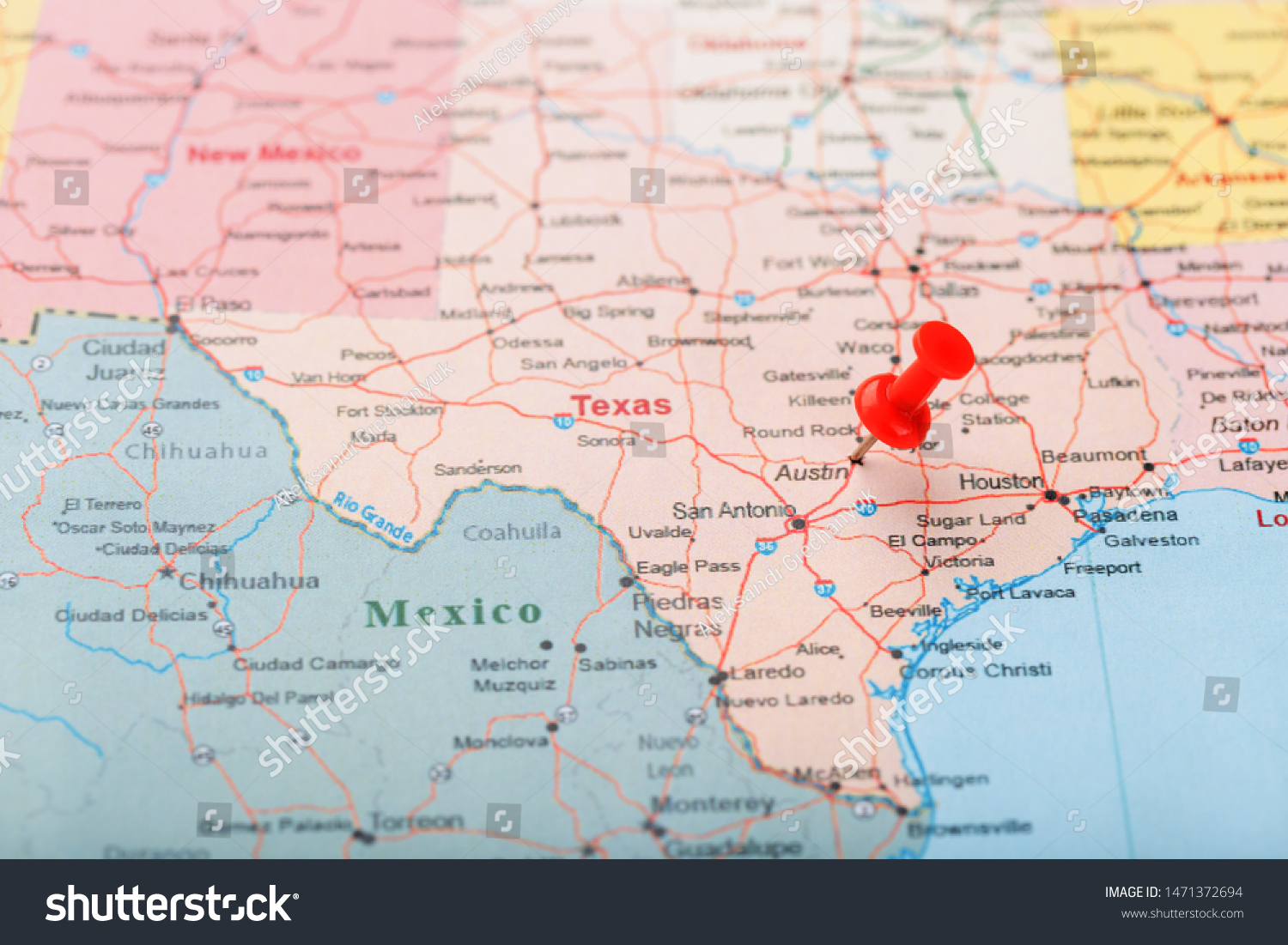 Red Clerical Needle On Map Usa Stock Photo Edit Now 1471372694
