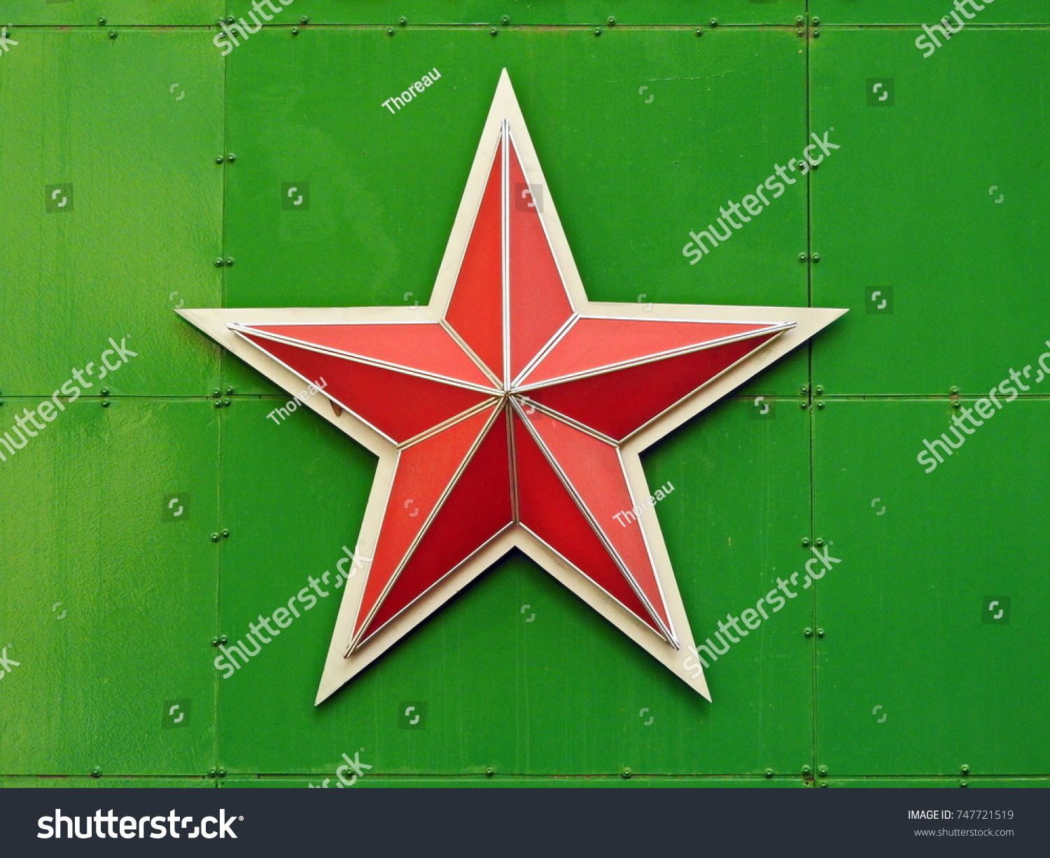 Geologic green and red star flights 