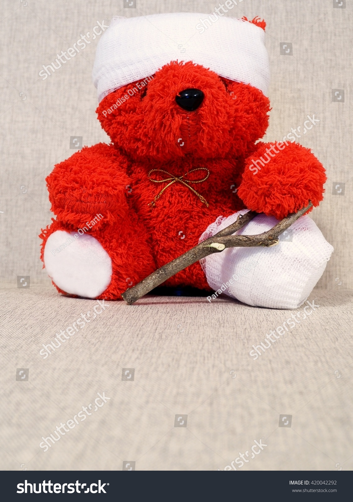 teddy bear with crutches