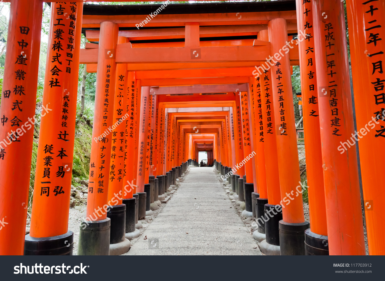 Red Tori Gate At Fushimi Inari Shrine In Kyoto, Japan Stock Photo ...