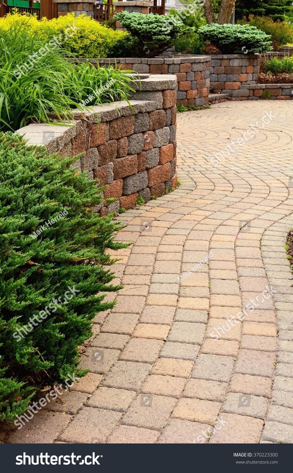 Retaining Wall Patio Landscaping Pavers Stock Photo Edit Now 370223300