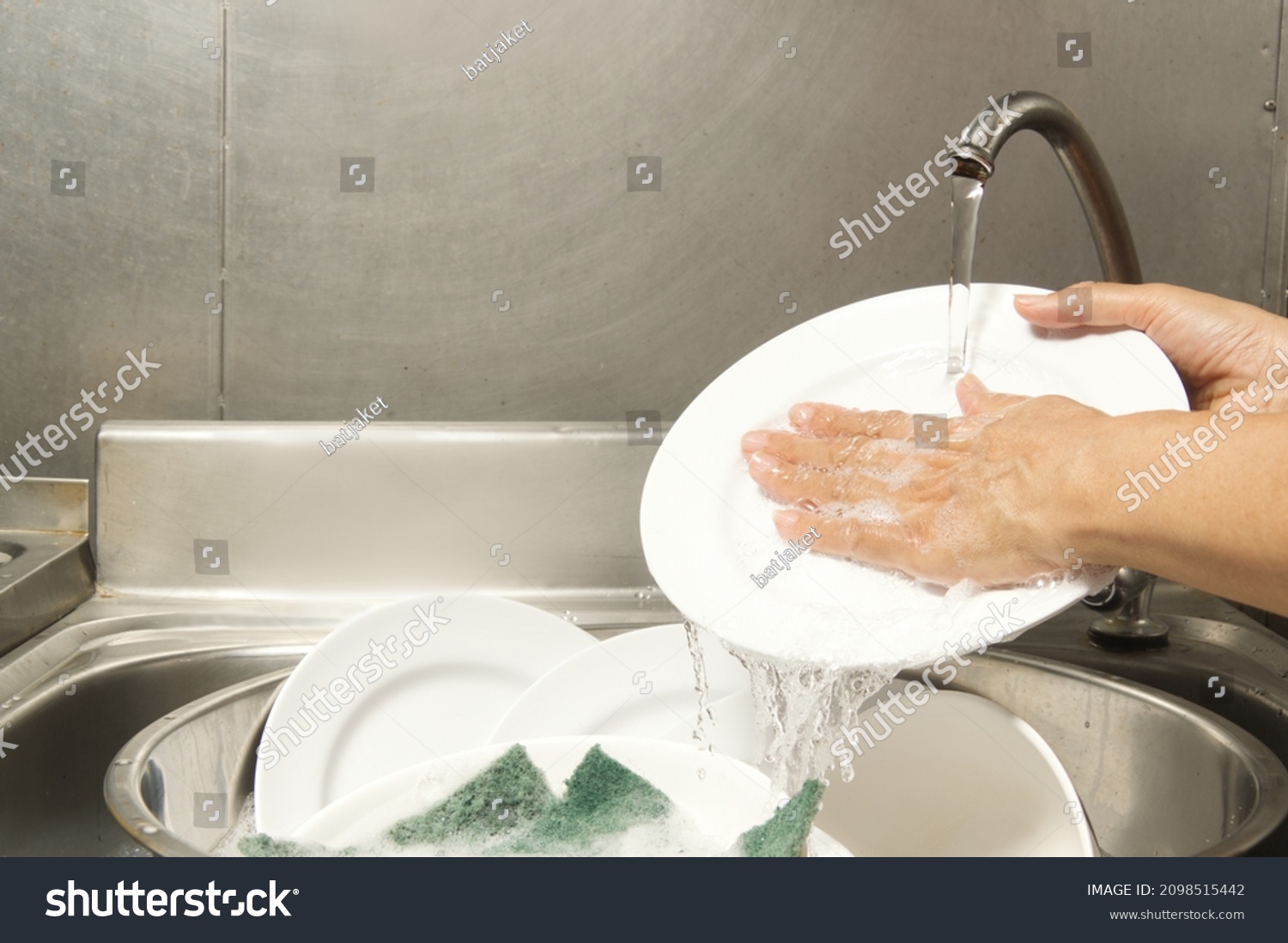 Rinse Drain Usual Oily Stain Be Stock Photo 2098515442 | Shutterstock