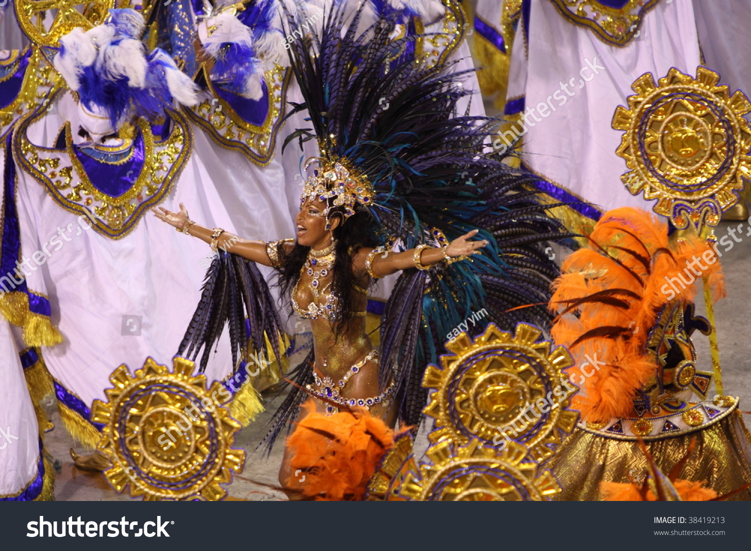 Rio De Janeiro - February 22: A Sexy Samba Dancer For The Rio Carnival ...