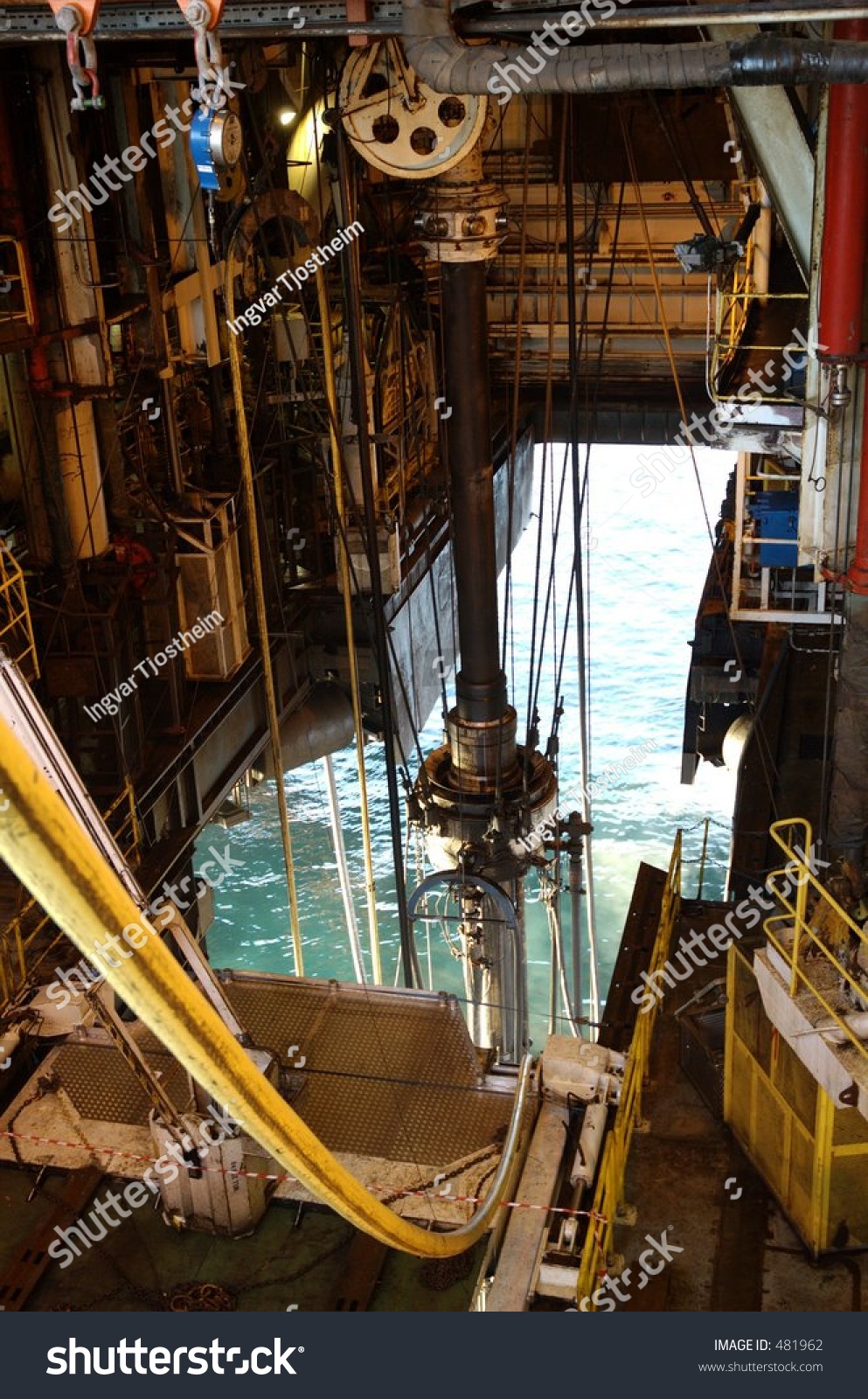 Riser On An Offshore Platform Stock Photo 481962 : Shutterstock