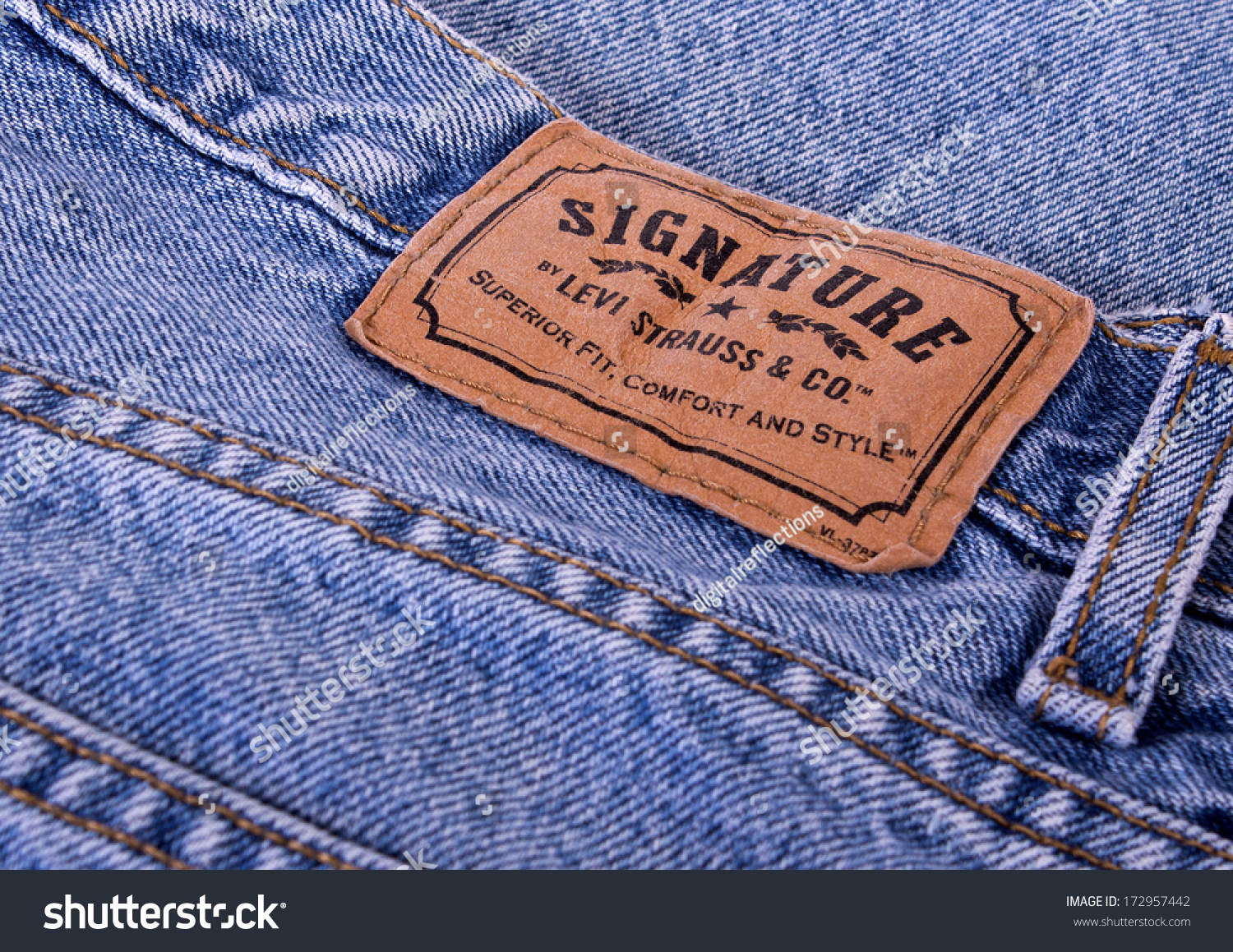 levis strauss signature jeans