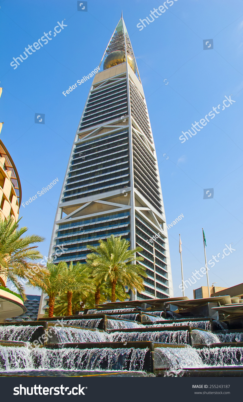 Riyadh December 22 Al Faisaliah Tower Stock Photo 255243187 | Shutterstock