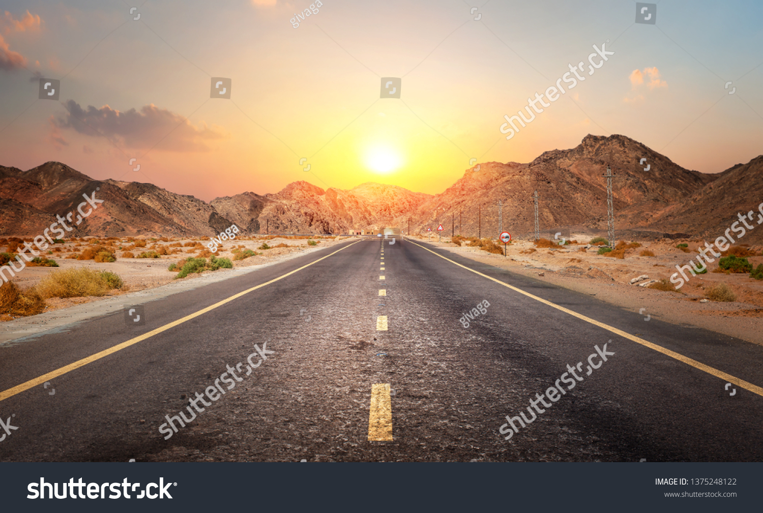 Middle-of-the-road Images, Stock Photos & Vectors | Shutterstock