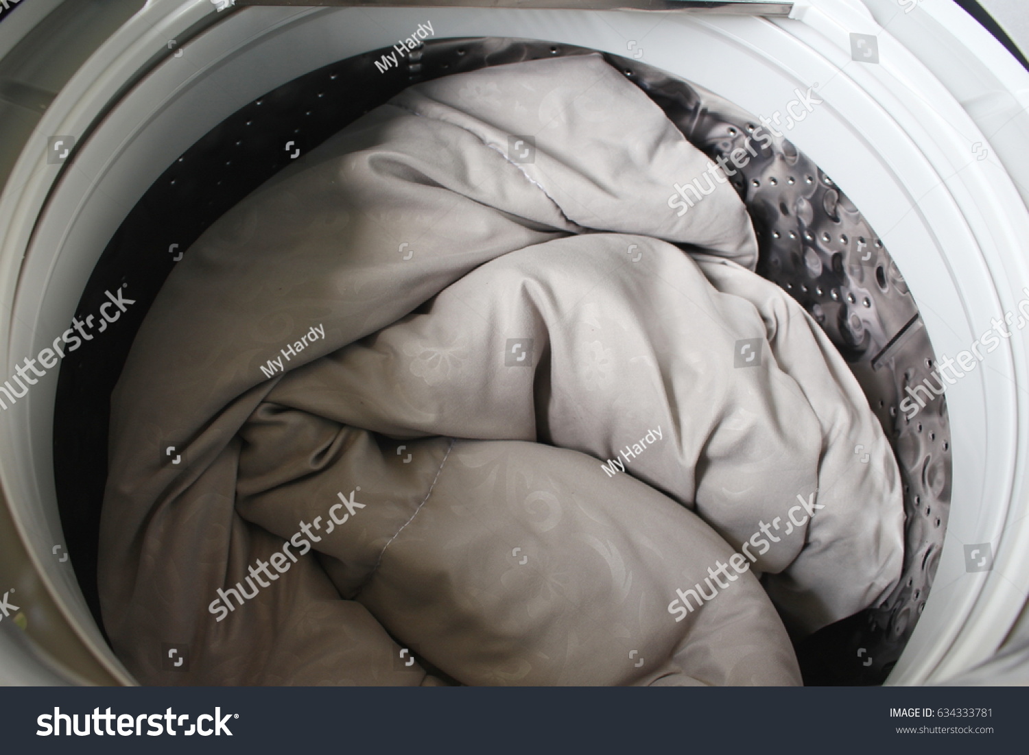 Roll Duvet Put Washing Machine Stock Photo Edit Now 634333781
