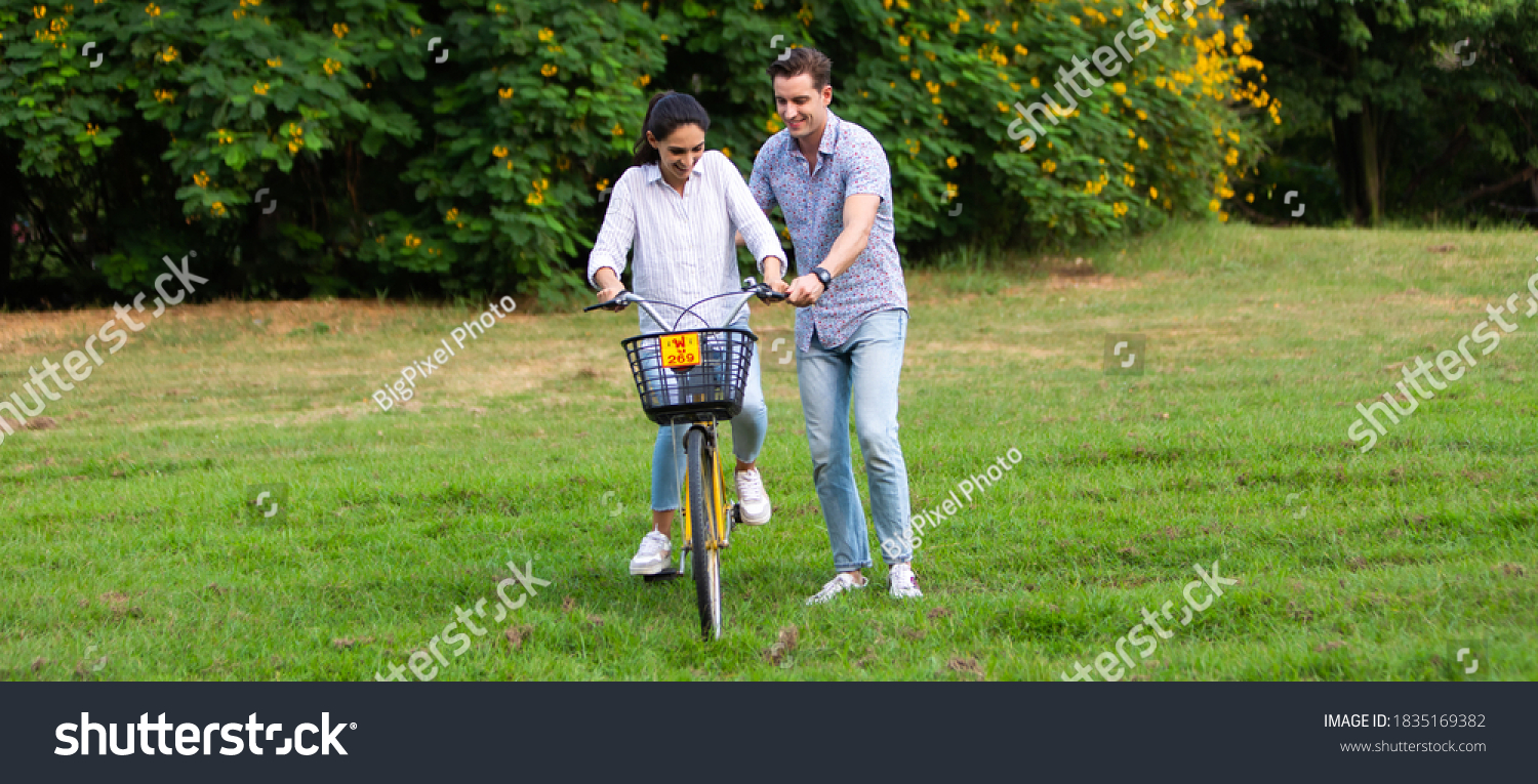 Romantic Couple Love Concept Happy Couple Foto Stock 1835169382