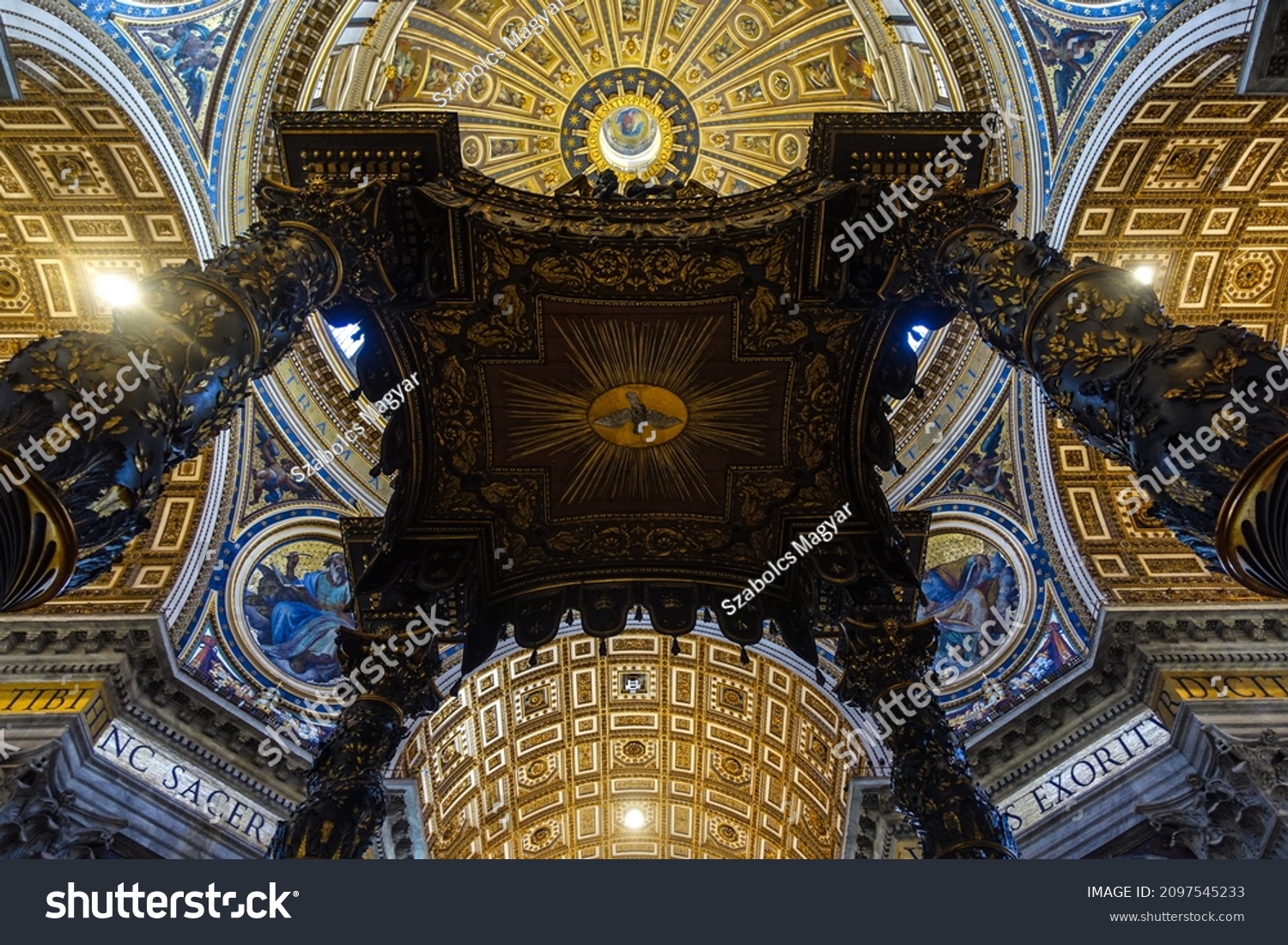 4 Baldachino di san pietro Images, Stock Photos & Vectors | Shutterstock