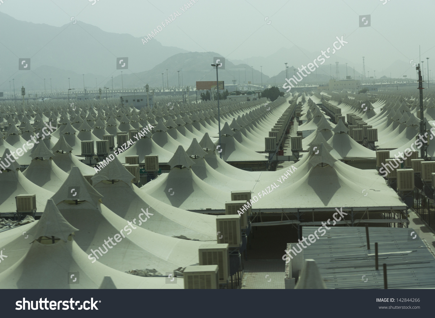 Rows Pilgrims Tents Mina Saudi Arabia Stock Photo 142844266 - Shutterstock