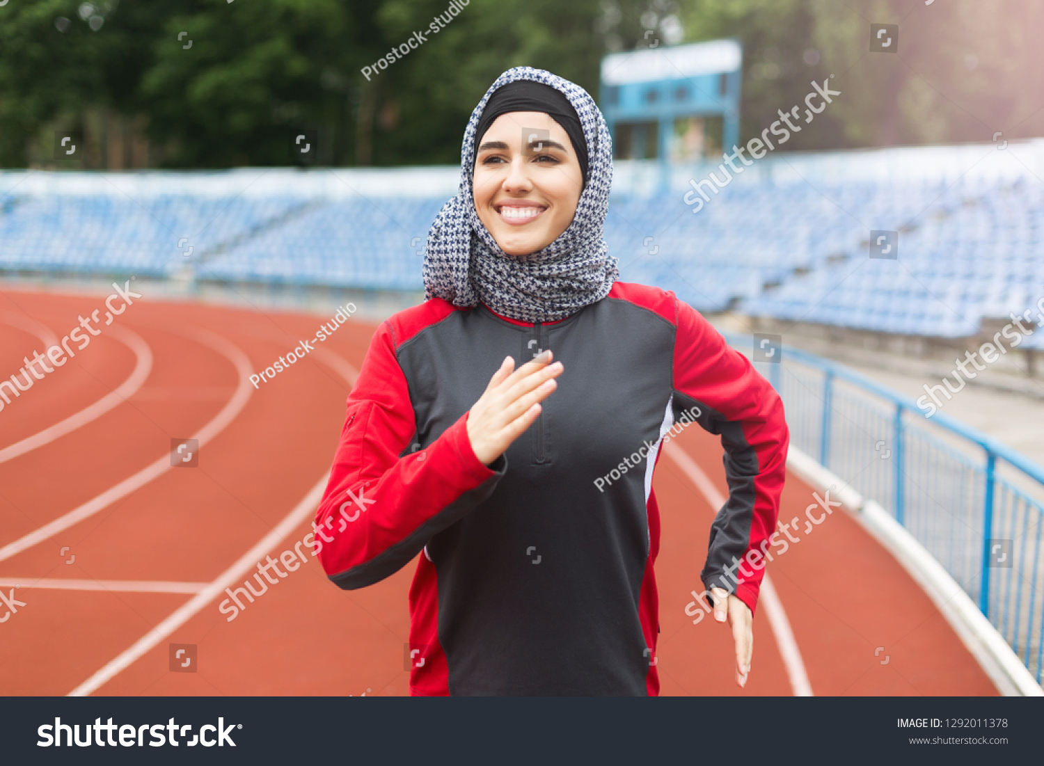 5,995 Hijab girl sport Images, Stock Photos & Vectors | Shutterstock