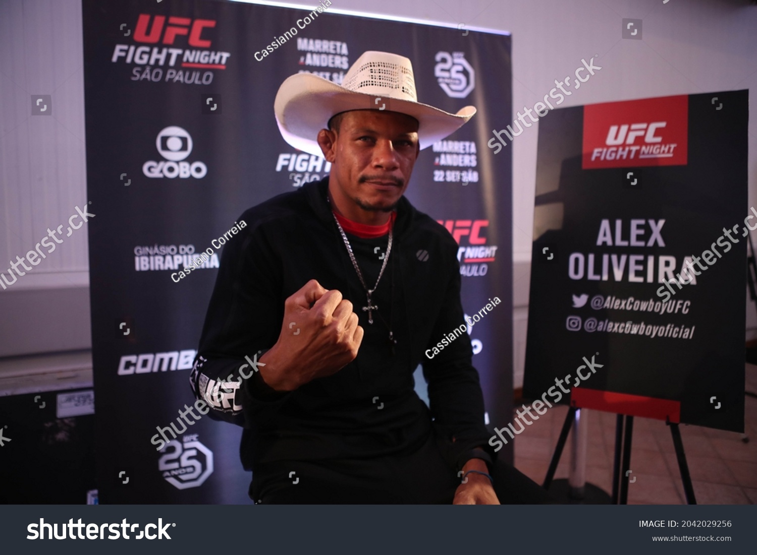 alex oliveira record