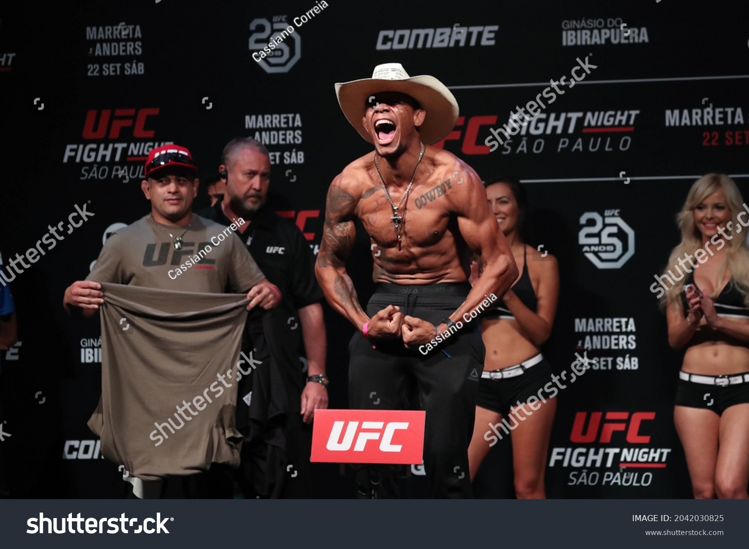 alex oliveira record