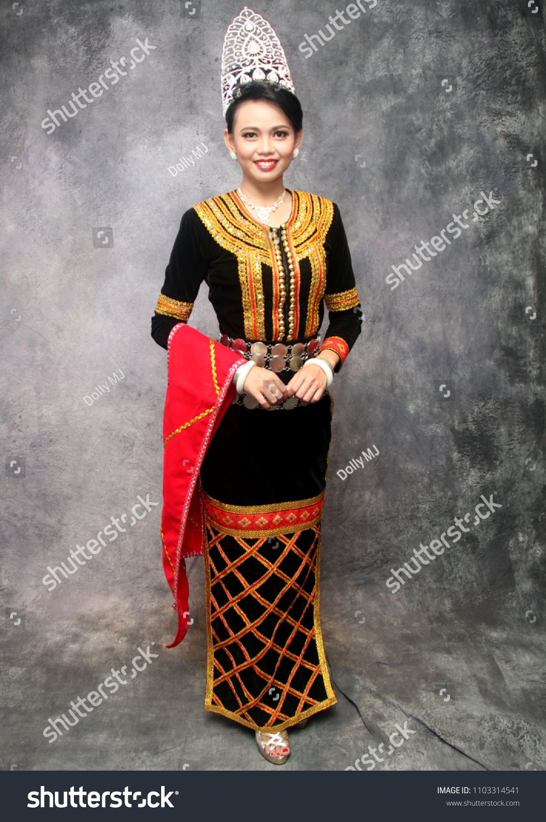 Sabah Malaysia May 27 2018traditional Costume Stock Photo Edit Now 1103314541