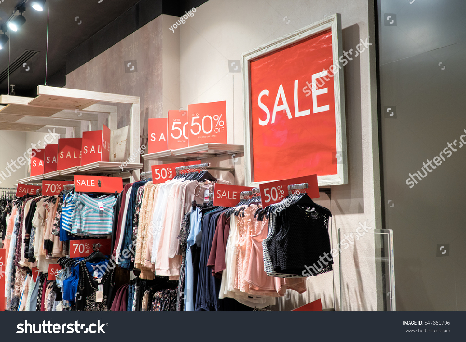Kinderachtig Nog steeds Beven Sale Label Sign Front Shopsale Shopping Stock Photo (Edit Now) 547860706