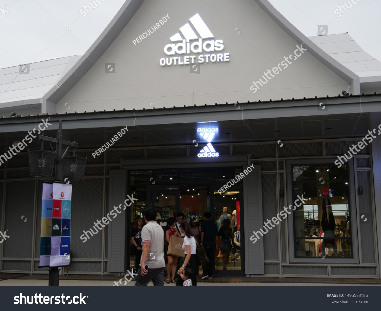 adidas outlet village
