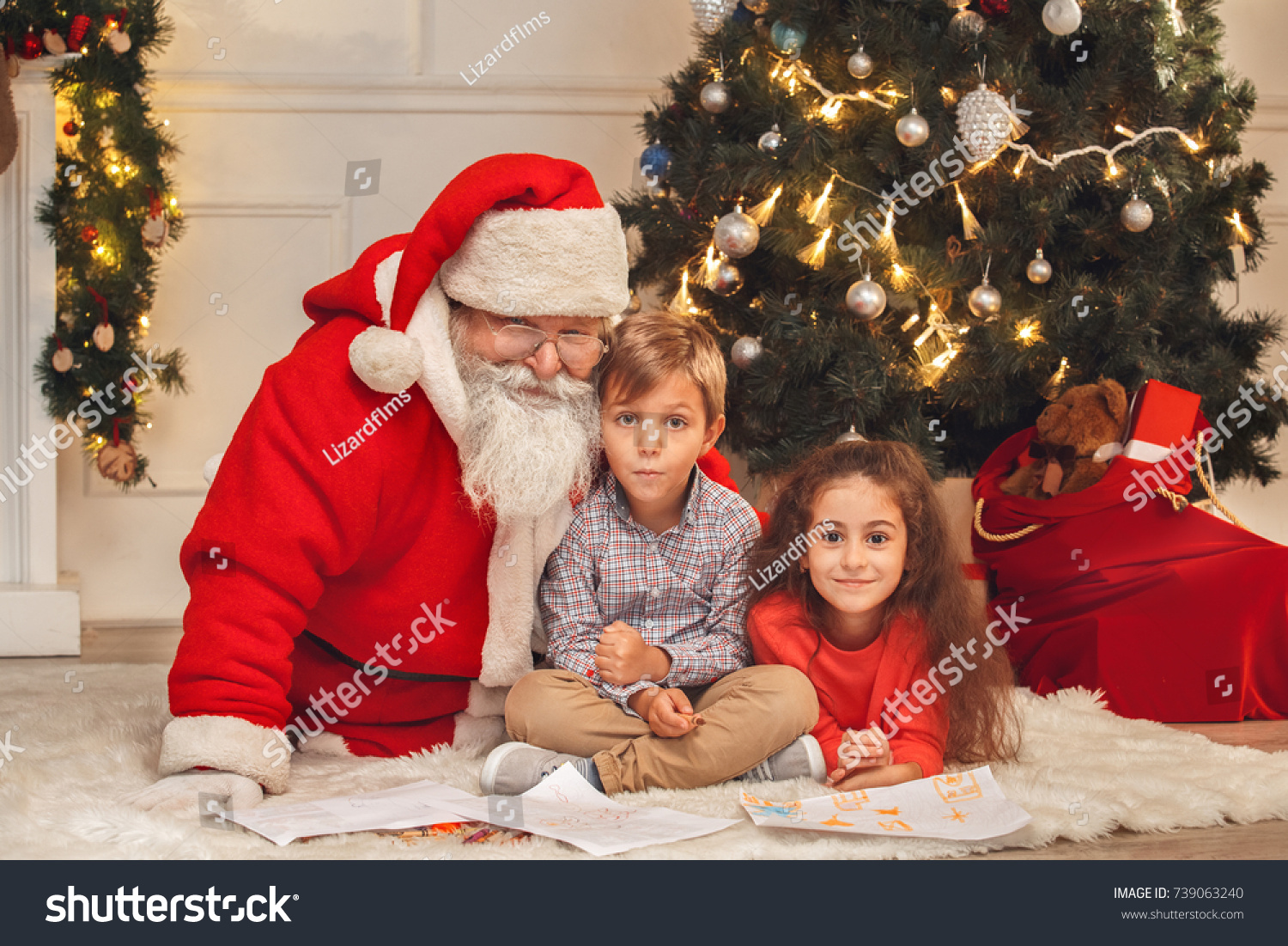 Santa Claus Kids Indoors Christmas Celebration Stock Photo Edit Now 739063240