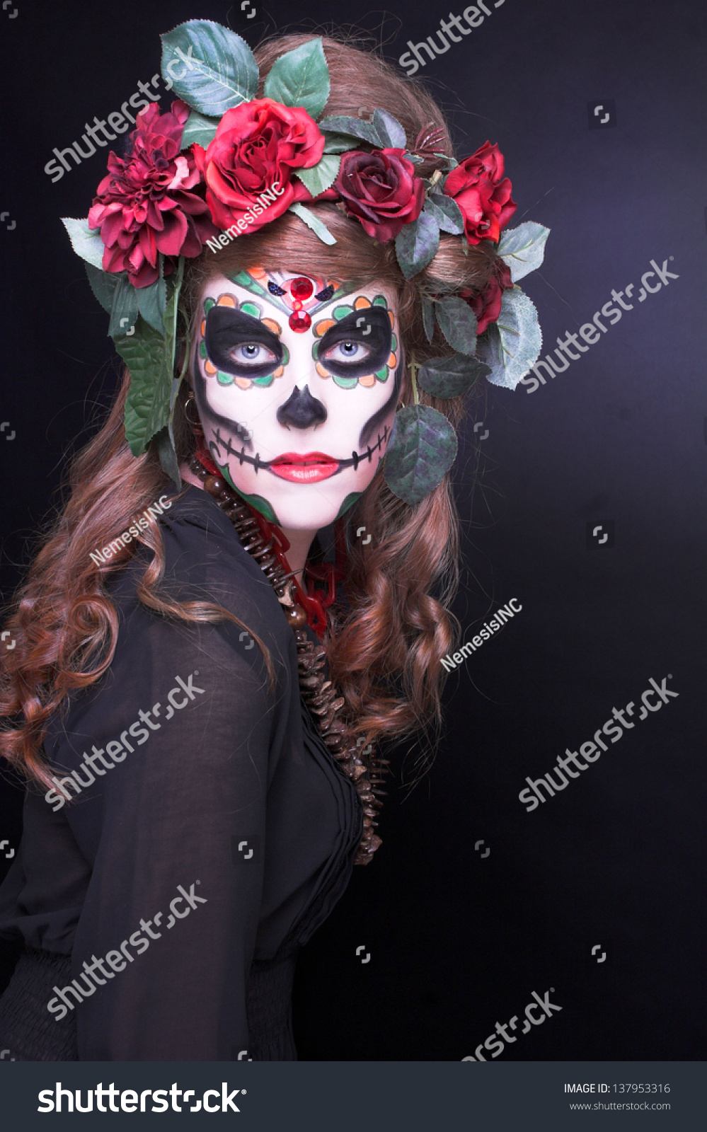Santa Muerte. Young Woman With Artistic Visage And With Roses In Her ...