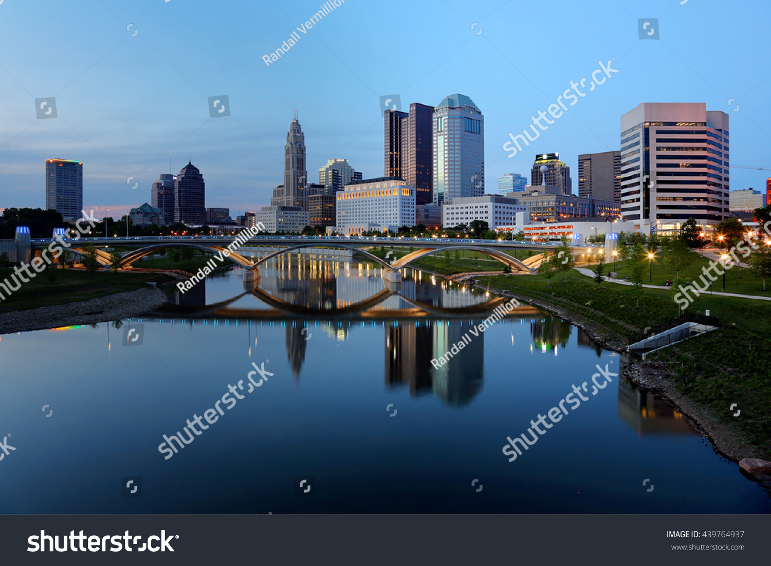 Scioto River Columbus Ohio Skyline John Stock Photo 439764937 ...