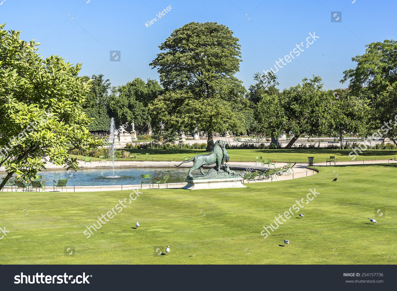 sculpture in jardin des tuileries tuileries garden favorite spot for rest of tourists - Tuileries Garden sculpture in jardin des tuileries tuileries garden favorite spot for rest of tourists - Tuileries Garden