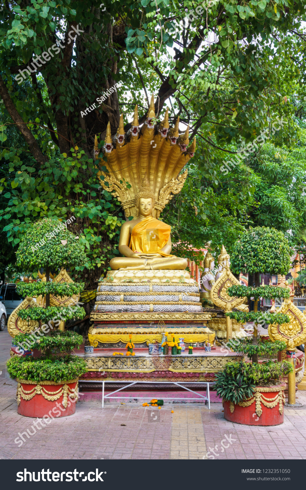 Sculpture Buddha Snake Wat Si Muang Stock Photo Edit Now 1232351050