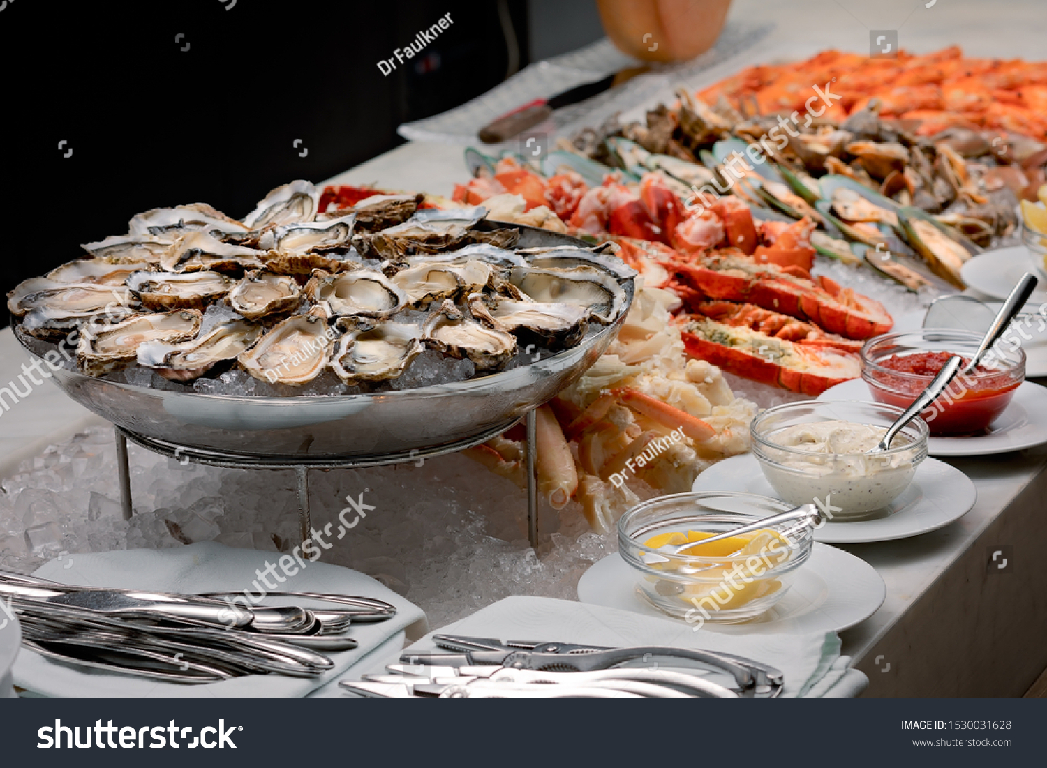 3.679 imagens de Oyster buffet Imagens, fotos stock e vetores