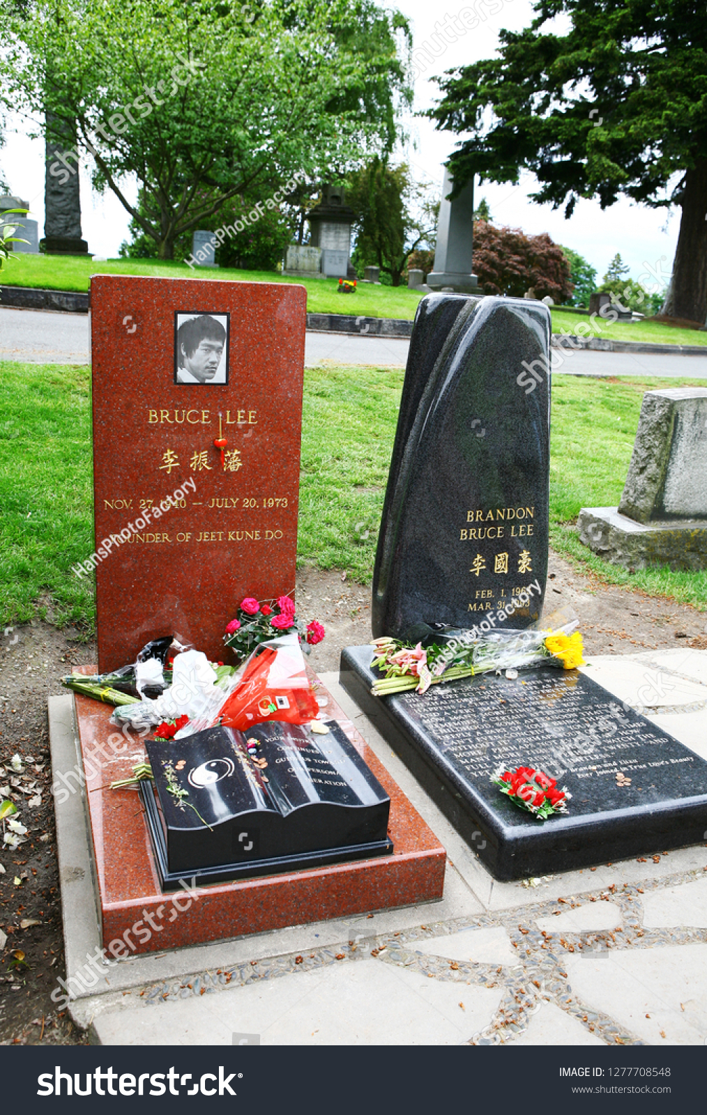 brandon lee and bruce lee's grave site